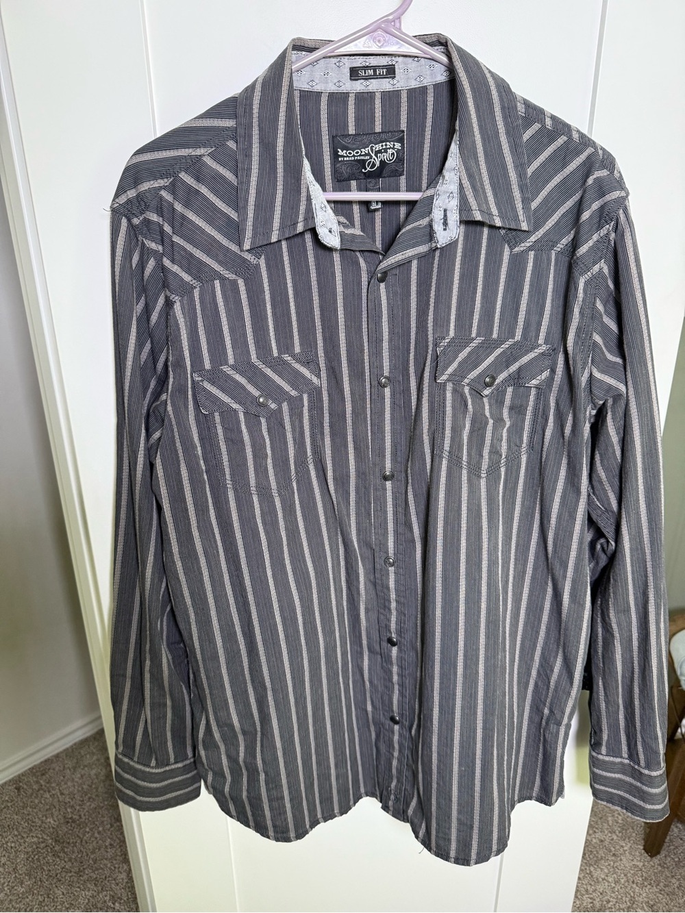 Moonshine Spirit Men's Gray Striped Button-Down Shirt